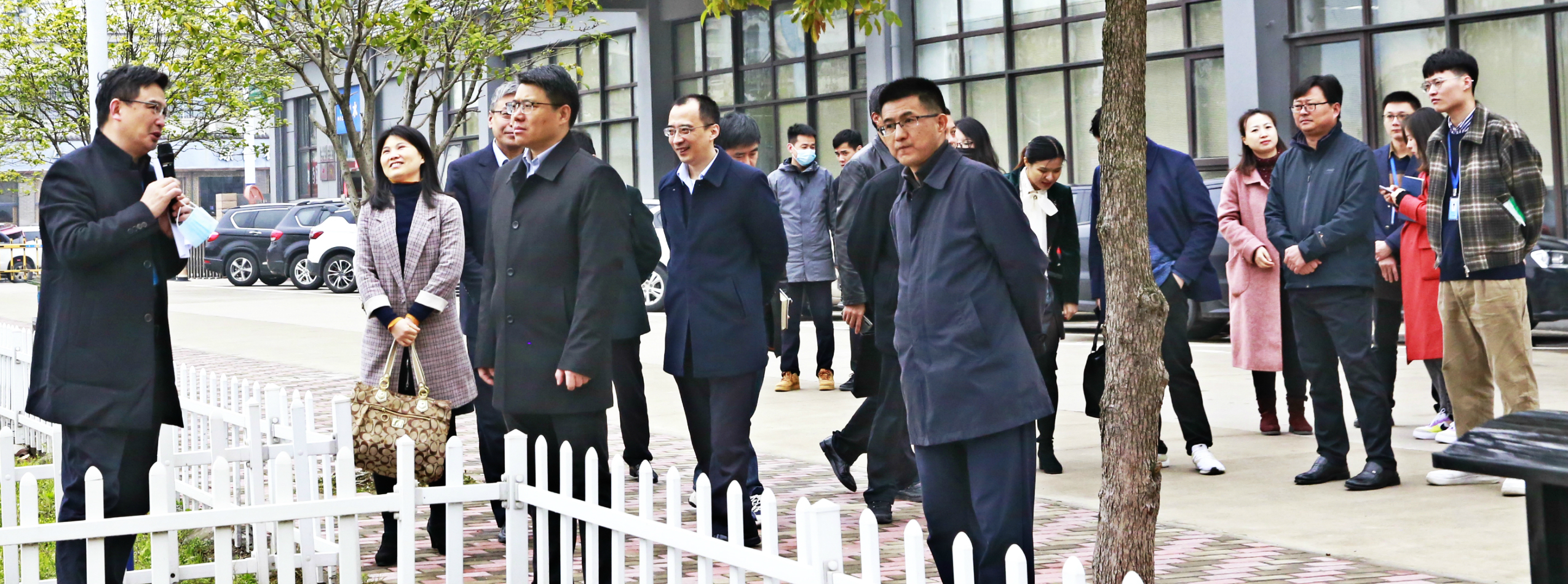 合肥市政府副市长龚春刚一行莅临中水龙8国际调研指导