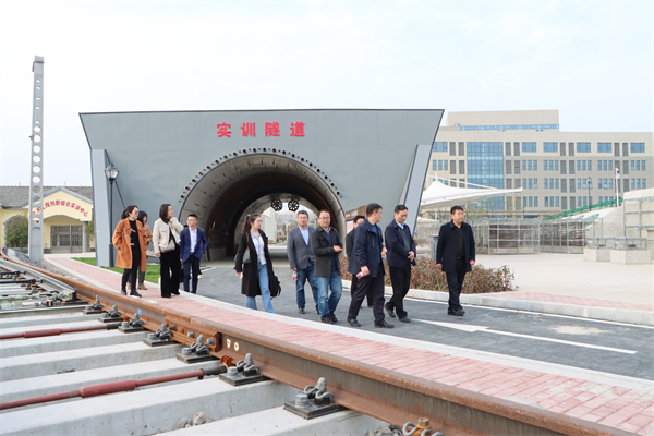 龙8-long8(国际)唯一官方网站